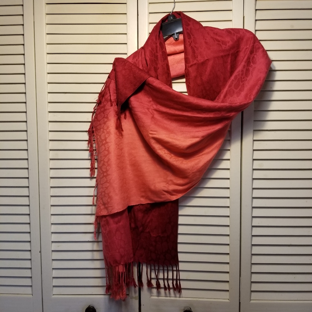 Women's soft Scarf variegated color red/pink